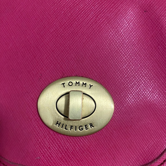 TOMMY HILFIGER PURSE - Picture 2 of 3